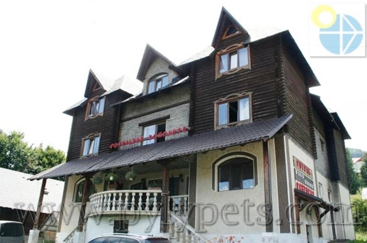 Wood House Hotel Pilipets Exterior photo
